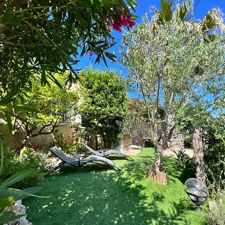 Bastide Du Levant - 50m - Rez De Jardin B&B 생트막시메